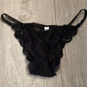 Lace thong